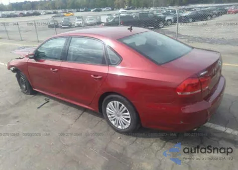 2015 Volkswagen Passat 1.8T S из США, поврежденный, VIN 1VWAT7A36FC048605